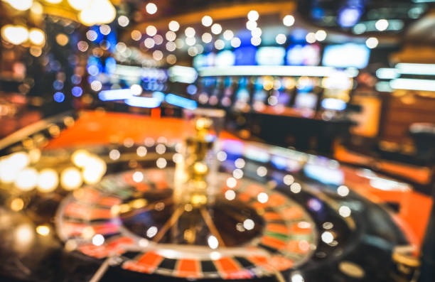 mewah77 mobile app showing live basketball schedule and casino tables side by side